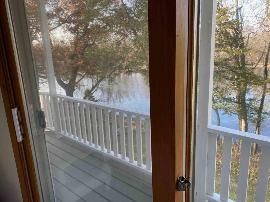 Breezeway Bay - Waterfront Full House Villa Wisconsin Dells Exterior photo