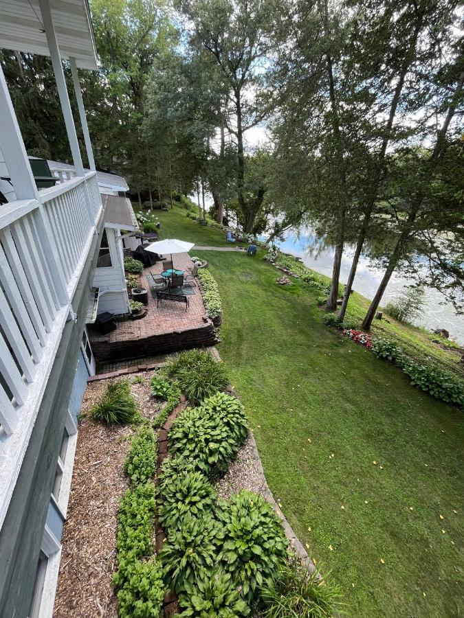 Breezeway Bay - Waterfront Full House Villa Wisconsin Dells Exterior photo