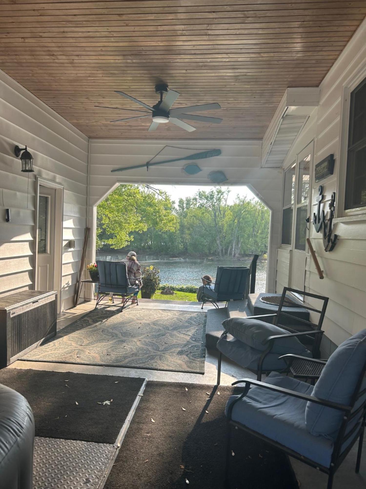 Breezeway Bay - Waterfront Full House Villa Wisconsin Dells Exterior photo
