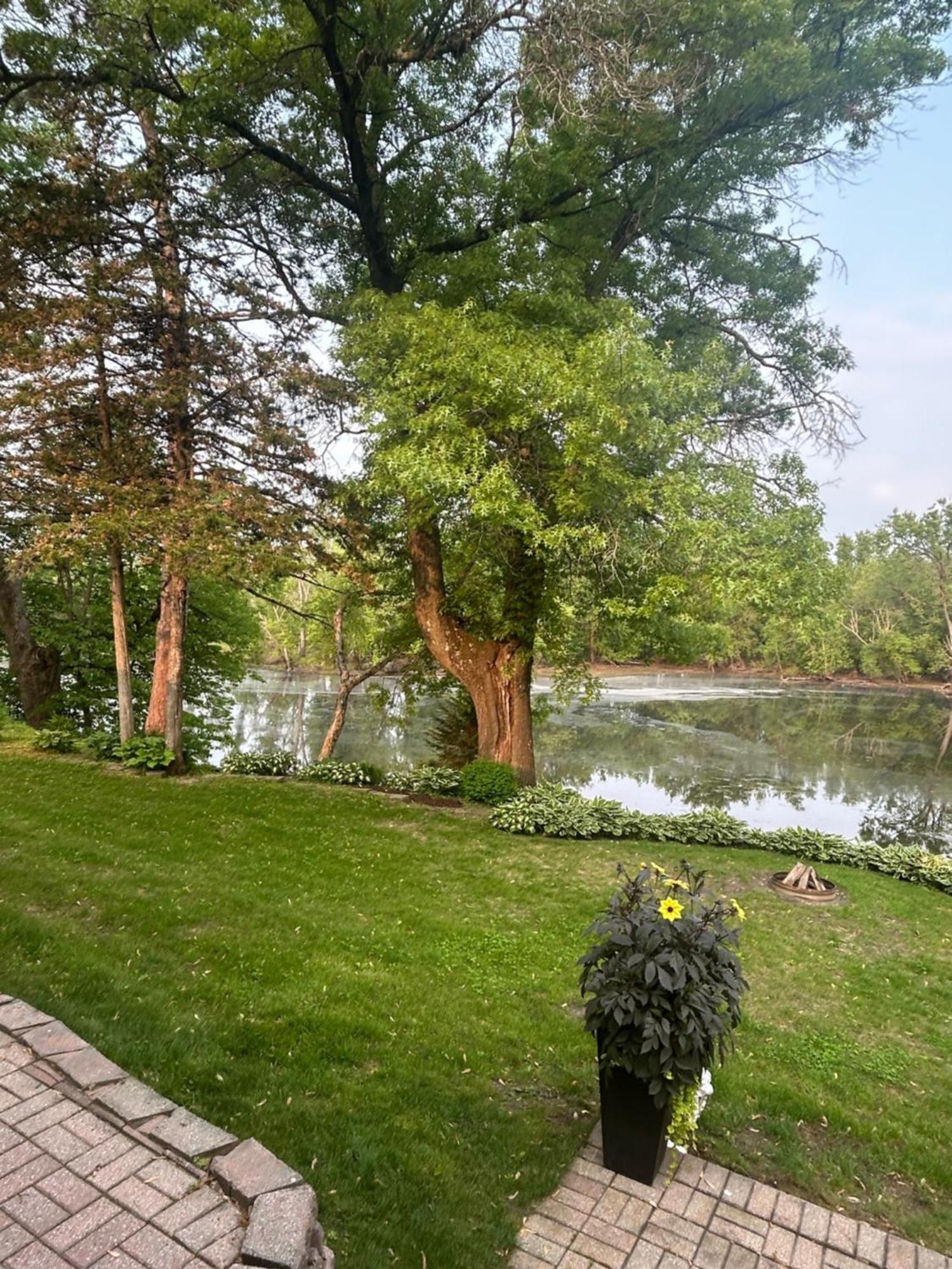 Breezeway Bay - Waterfront Full House Villa Wisconsin Dells Exterior photo